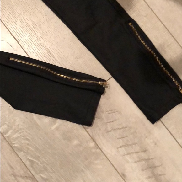 Black skinny’s w/ gold zippers - Picture 3 of 4